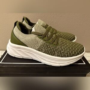 J/Slides Sneakers/Running Shoe - NIB